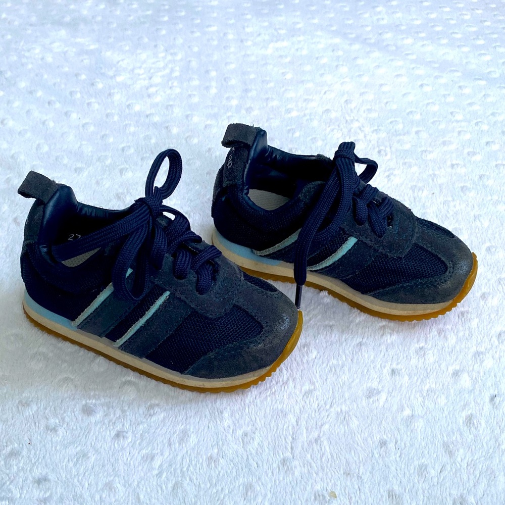 Baby Gap Shoes (size 6)